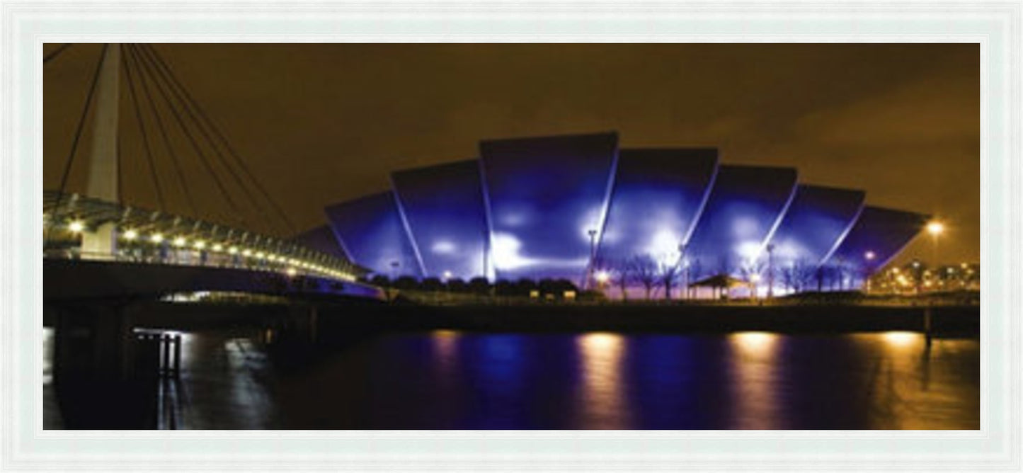 Armadillo, Glasgow - Colour Burst Liquid Art