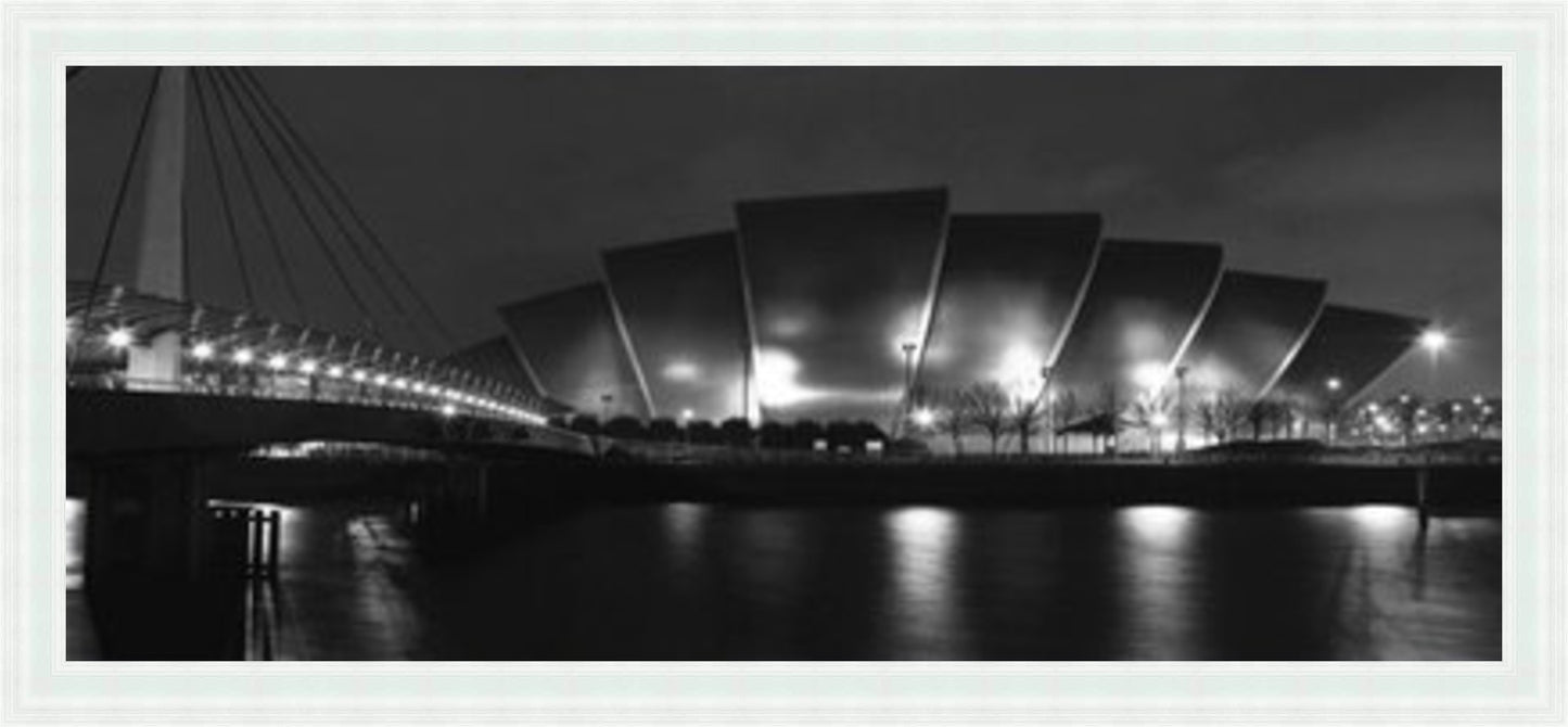 Armadillo, Glasgow - Black & White - Slim Frame