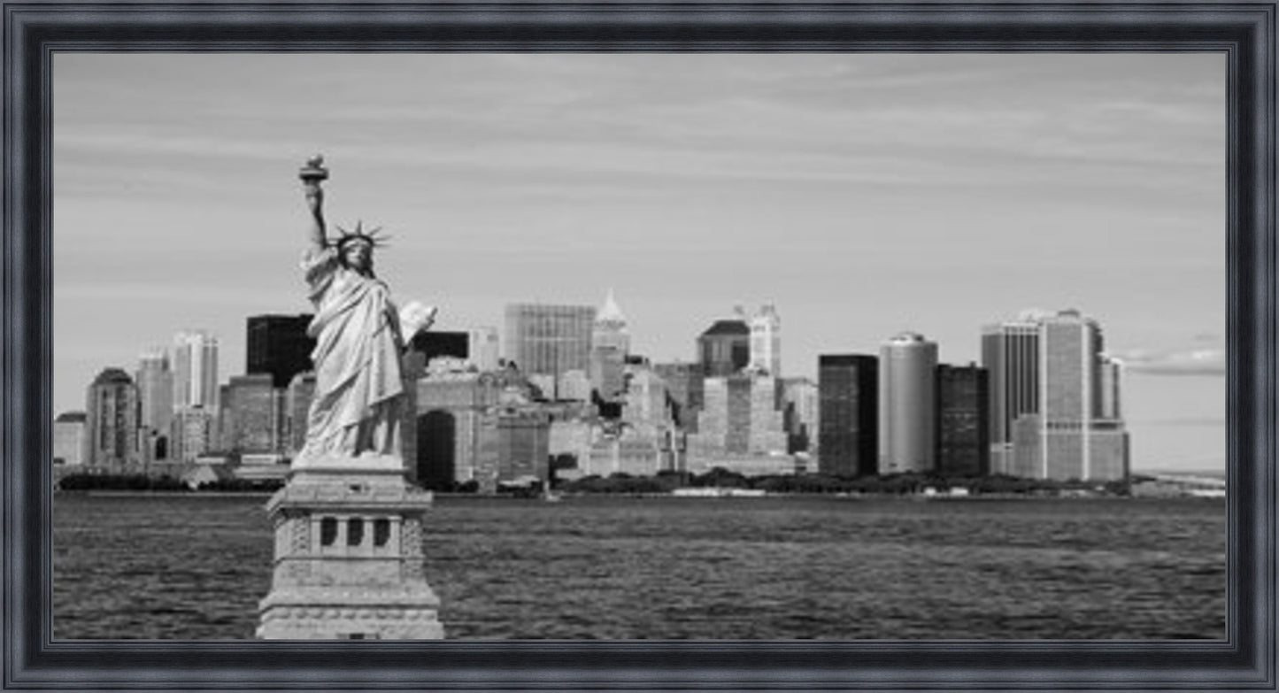 Statue of Liberty, New York - Black & White - Slim Frame